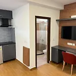 Palladium Luxury Suites Financial District Unit II
