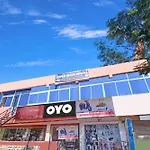 Oyo Flagship 81051 Sri Sai Manikanta