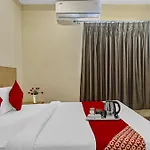 Super Hotel O Hills Luxury Rooms