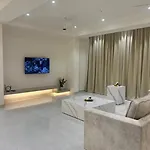 Lago Vista - Luxe