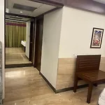 Hotel Luxury Resident - Banjara Hills City View With Complimentary Breakfast