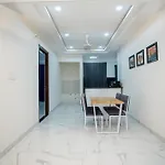 The Balcony Suites