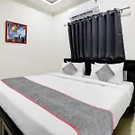 Super Townhouse De Alphabet Hotel Kukatpally Nexus Mall
