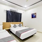 Super Townhouse De Alphabet Hotel Kukatpally Nexus Mall