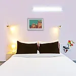 Collection O De Alphabet Hotel Umcc
