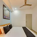 Super Townhouse Qualia Prime Hotel Near Nexus Mall