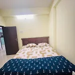 Luxurious 2 Bedroom Flat Near Airport