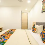 Fabhotel Prime Adhirath Grand - 400M From Durgam Cheruvu Metro Station, Madhapur