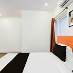 Super Hotel O Neredmet Road