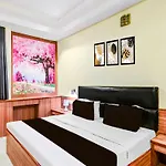 Townhouse Oak Red Hills Lakdikapul