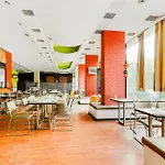 Zo Rooms Lakdi Ka Pool