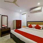 Oyo 13251 Hotel Three Castles Deluxe