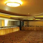 Royal Reve Hotel