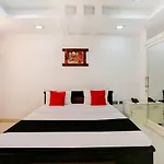 Oyo 986 Hotel Akhand Homes