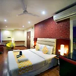 Fabhotel M Hotel