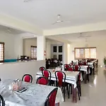 Oyo 44 Silverkey Madhapur