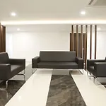Oyo 11411 D Suites