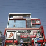 Oyo 11411 D Suites