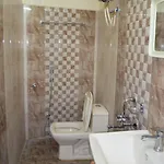 Royal Suites & Lodge