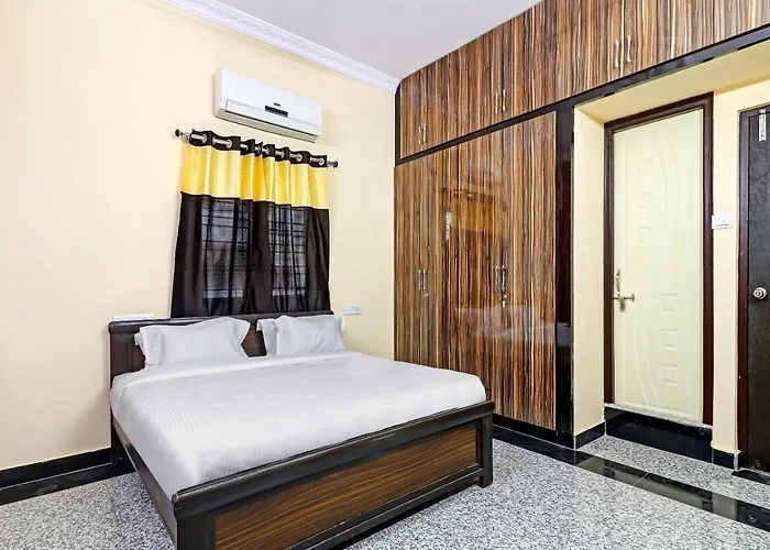Collection O 80304 Hotel Pnr Banjara Hills Near Lv Prasad Hospital