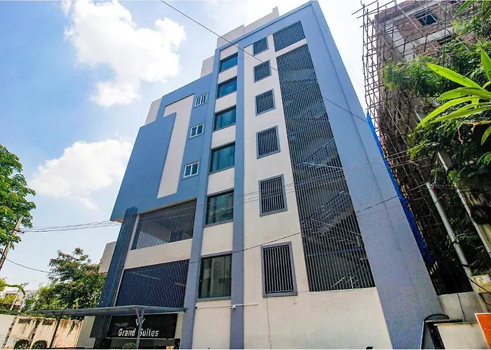 Fabhotel W Grand Suites - Nr Lanco Hills, Manikonda