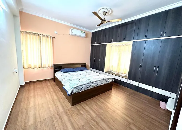 Servostay Kphb Phase 15 New Stunning 3 Bhk - 3Rd Floor