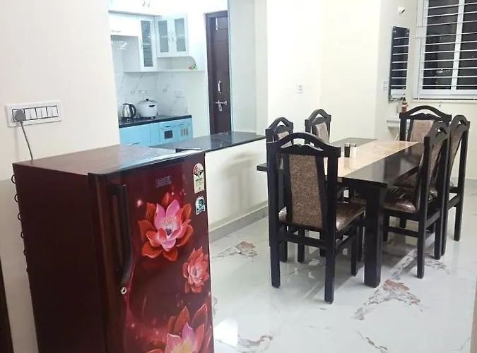 Servostay Kphb Phase 15 New Stunning 3 Bhk - 1St Floor