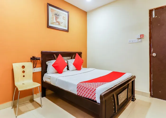 Oyo Flagship 79326 Lingampally