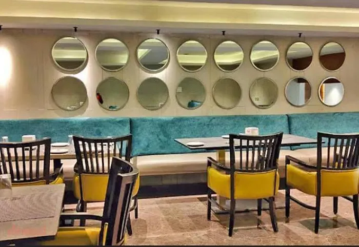 The Svm Hotel- Free Lavish Buffet Breakfast