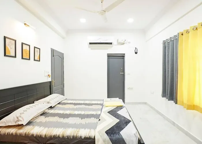 Luxury Room @ Banjarahills Near Care Hospitals