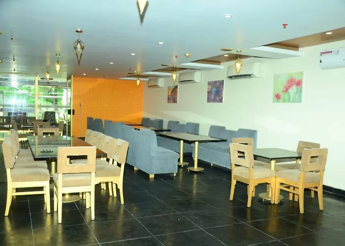 Blossoms Room Hotel Mdmr Group- Lakdikapul- Free Food Vouchers - Free Buffet Breakfast
