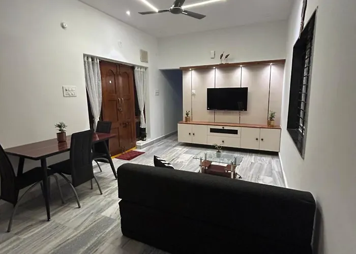 Guhan Homestay - 1Bhk Serviced Apartments- Full Furnished & Full Kitchen, Wifi & Balcony
