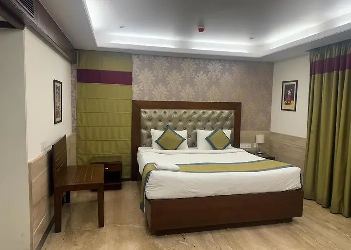 Hotel Luxury Residents - Family Friendly Hotel, Free Shuttle