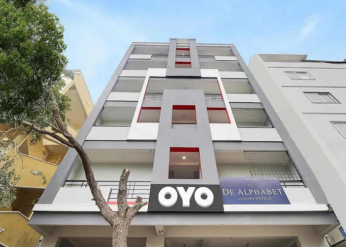 Super Townhouse De Alphabet Hotel Kukatpally Nexus Mall