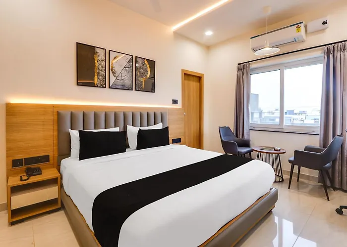 Townhouse Oak Indigo Business Hotels
