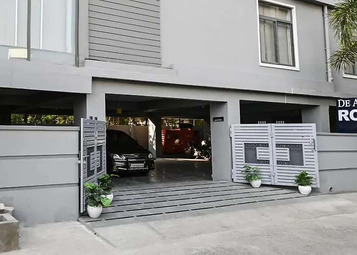 Super Townhouse De Alphabet Karmanghat
