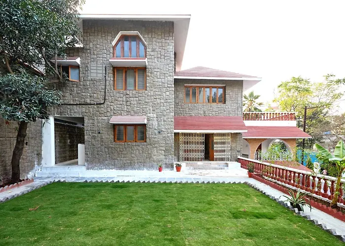 Elegant - 3Bhk Ac Villa With Lawn Banjarahills Hyd