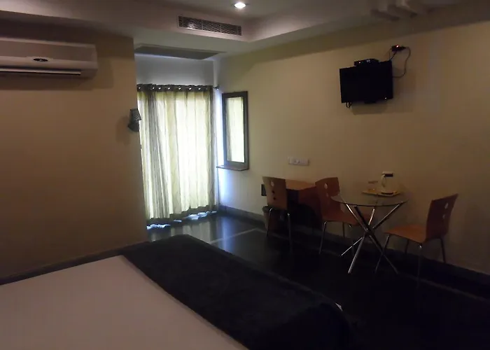 Hotel Crystal Banjara