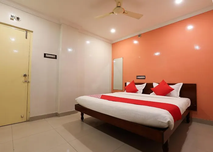 Oyo 15753 Vishnu Priya Residency