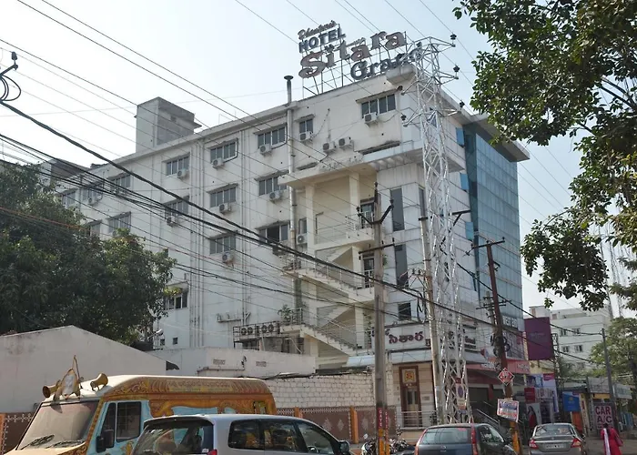 Hotel Sitara Grand