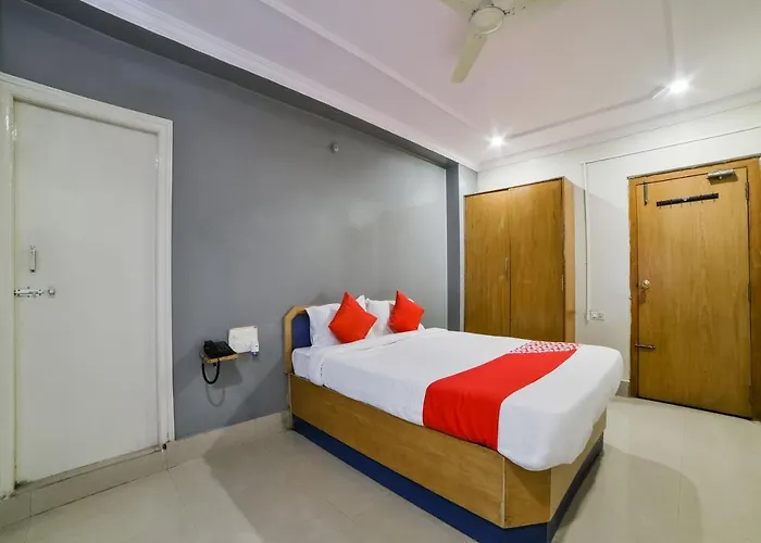 Oyo 15752 Kbr Residency