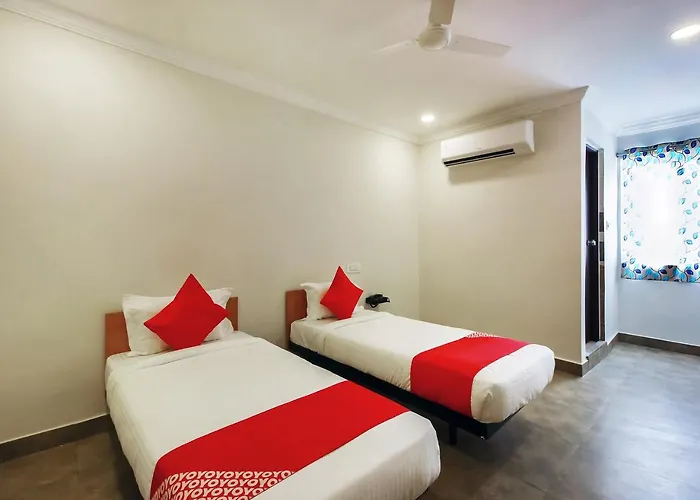 Oyo Flagship 13544 Sri Sai Nilayam