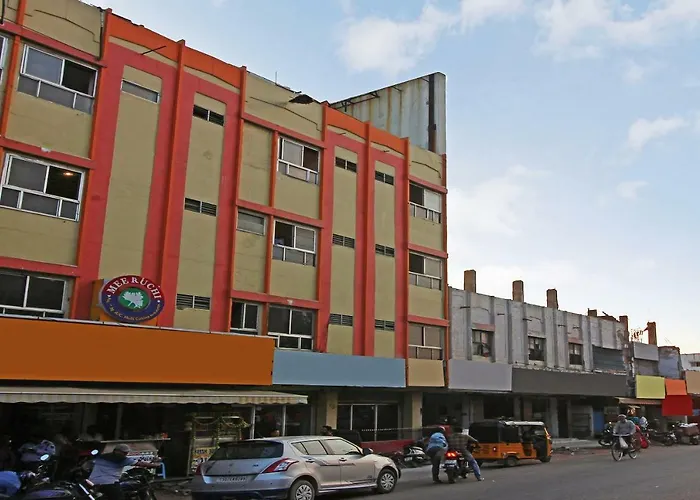 Oyo 18591 Hotel Samrat