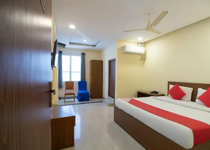 Oyo 11676 Nakshatra Grand