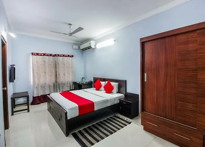 Oyo 14500 Hotel Yesmark Gachibowli