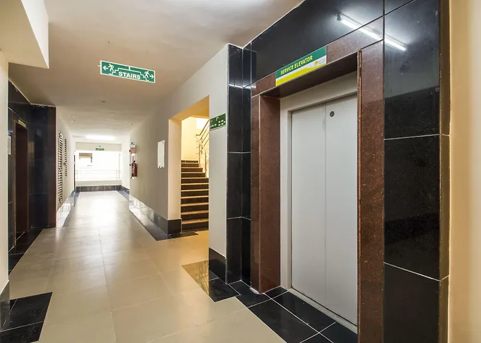 Oyo 8587 Dwell Suites