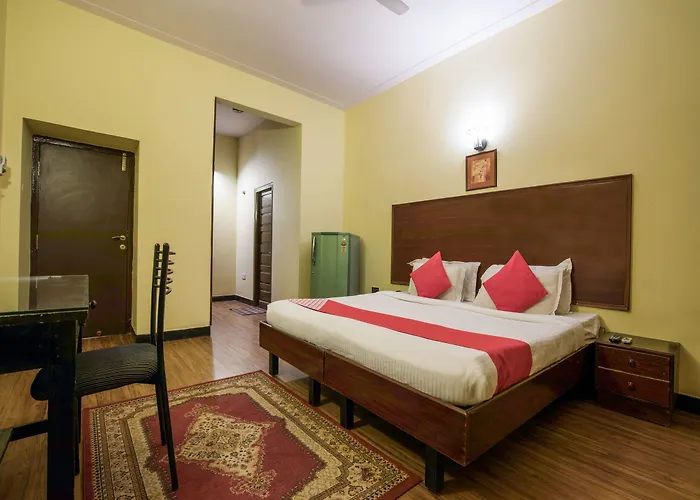 Oyo 840 Apartment Near Gvk Mall