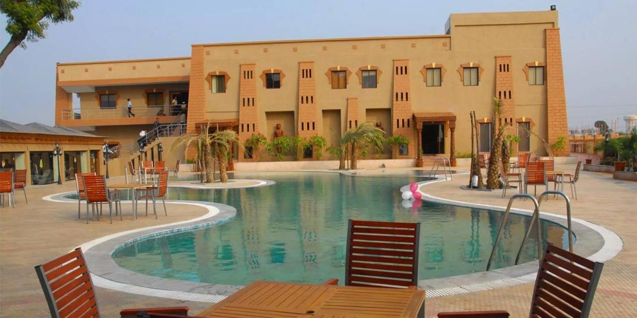 Papyrus Port Resort 3*