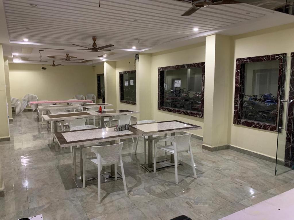 Aashraya Hospitalities Hotel