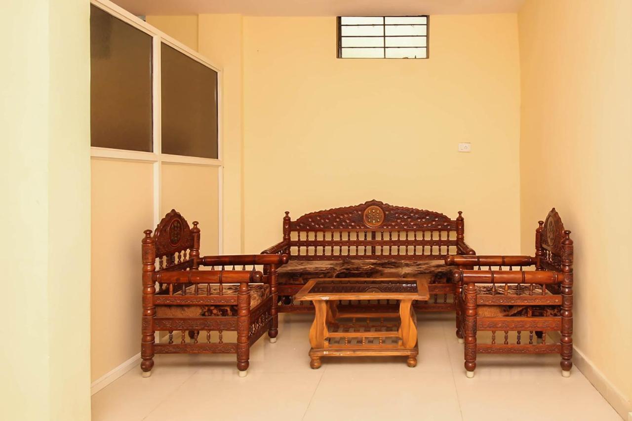 Hotel Oyo 7343 Al Shareef Palace